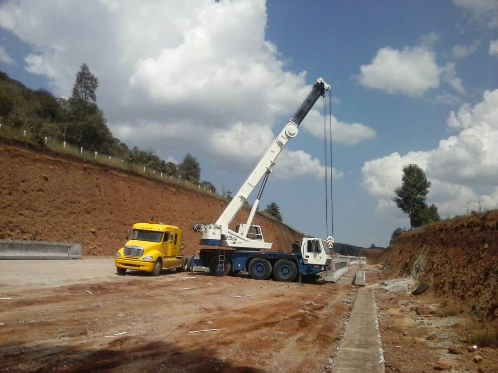 GRUAS Y TRAILERS EN RENTA