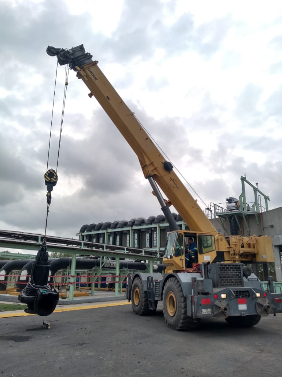 grua GROVE RT700E