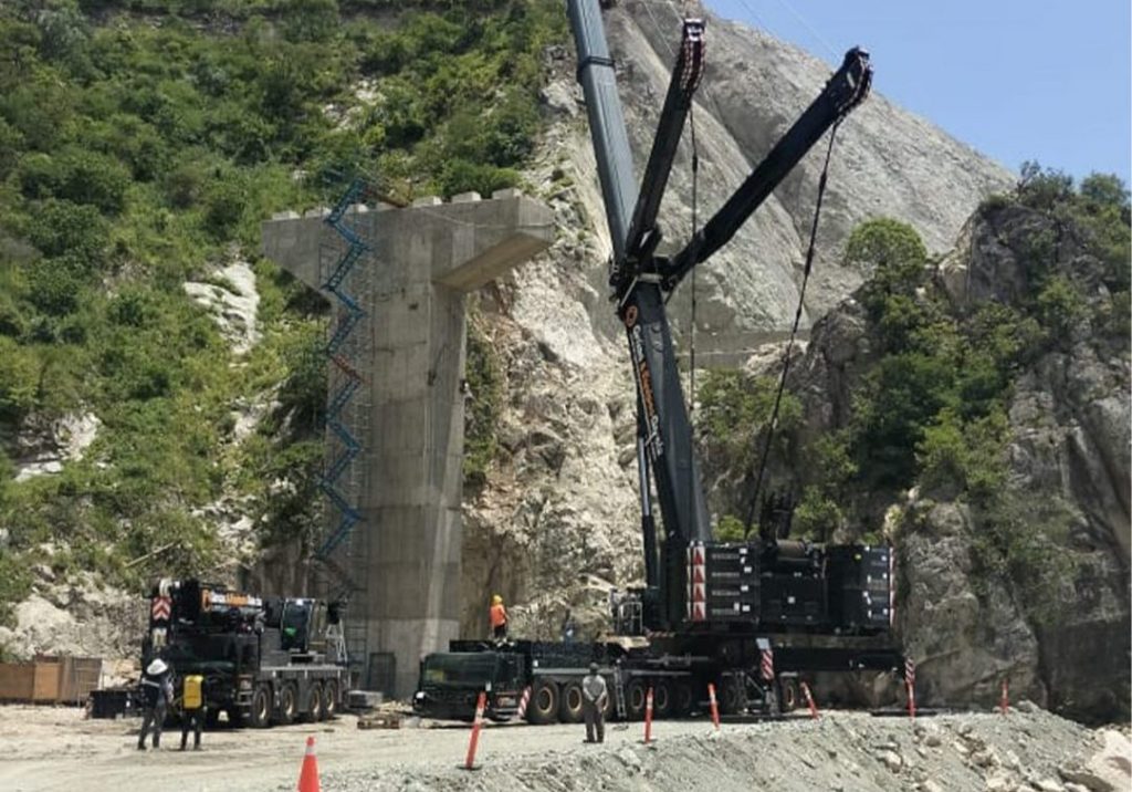 gruas 800 toneladas