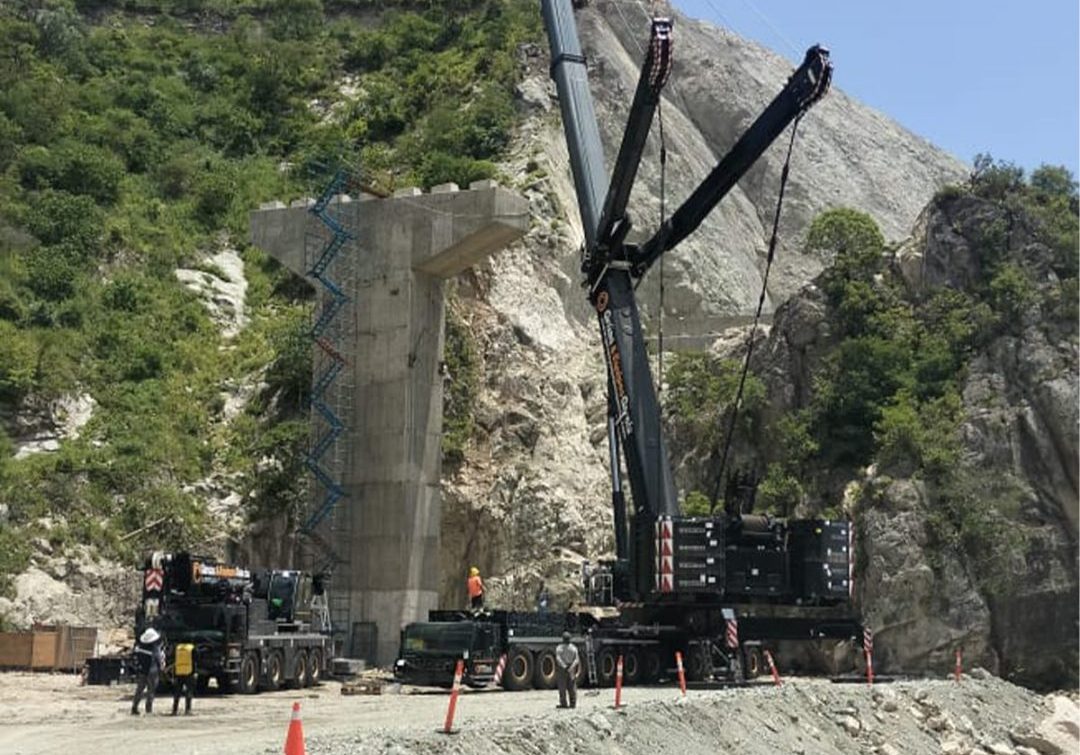 Grúas de 800 toneladas en grandes proyectos